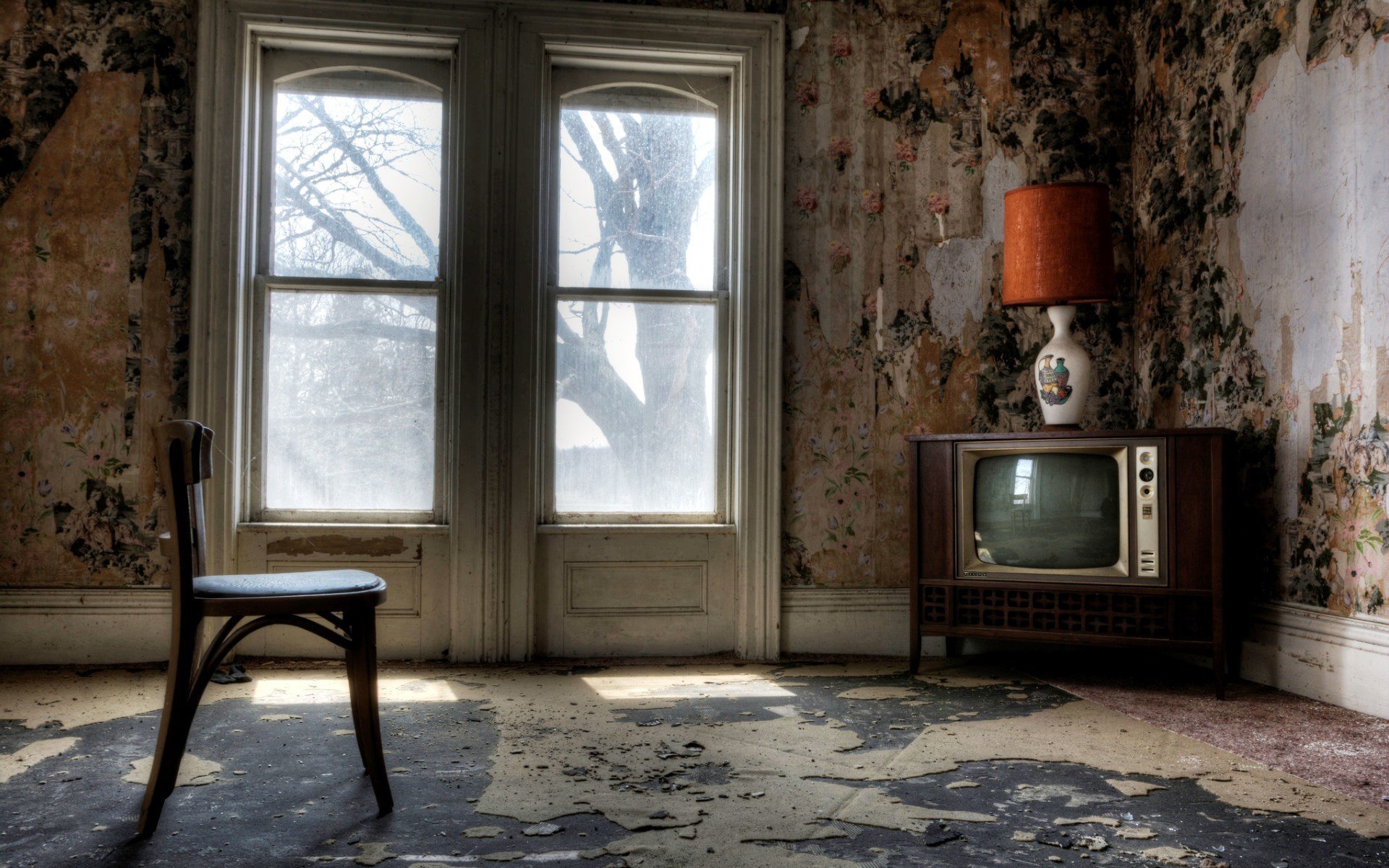 Низкие потолки - это не стандарт строительства. Это стандарт бедности!