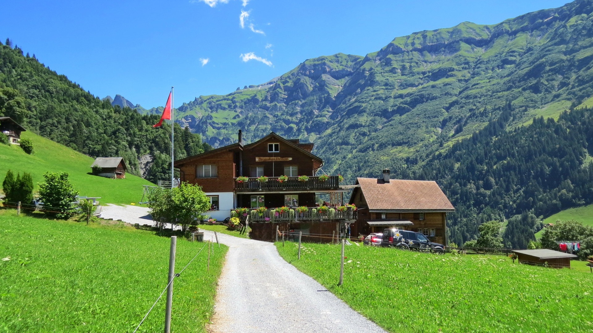 Швейцария платит до €27 000 за переезд! Но есть нюанс ...